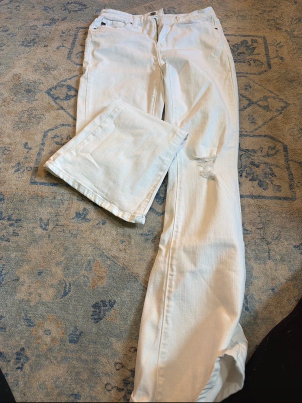 KanCan White Boot Cut Jeans with Knee Distress